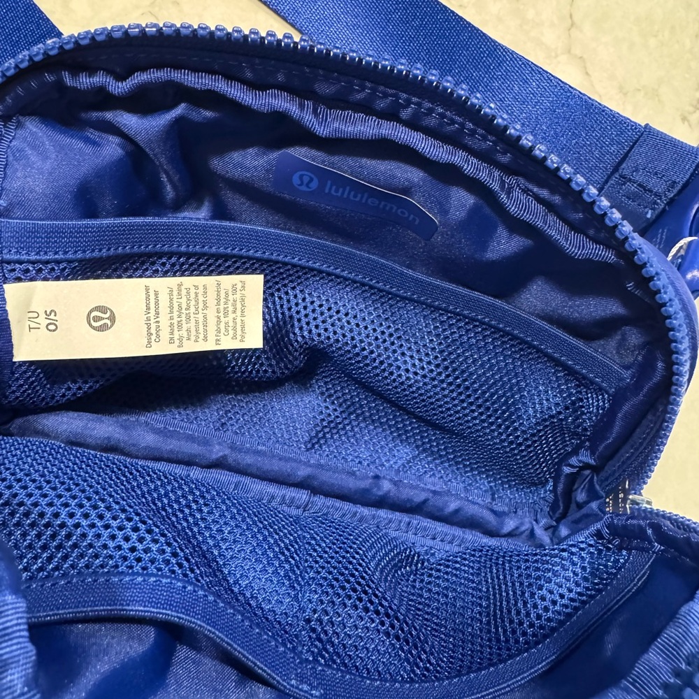 Buffalo Bills Lululemon belt bag - Picture 5 of 5